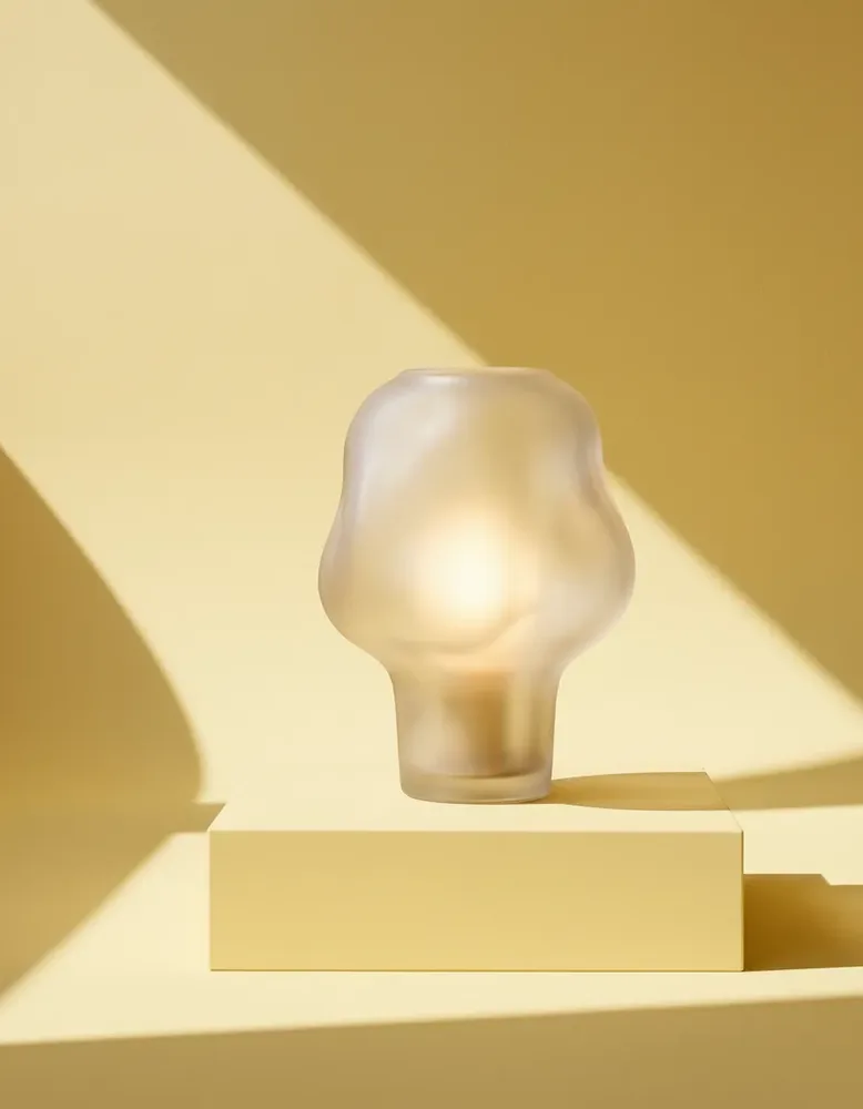 Lumen, close-up
